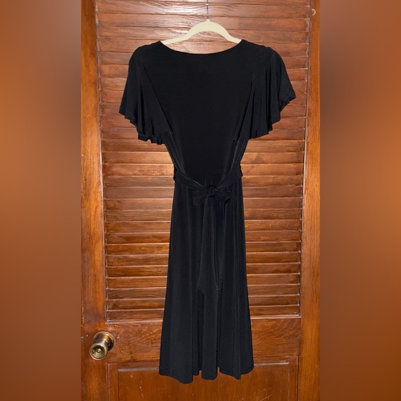 Slimming black dress: at work with a jacket & still ready for a classy party - Picture 3 of 14